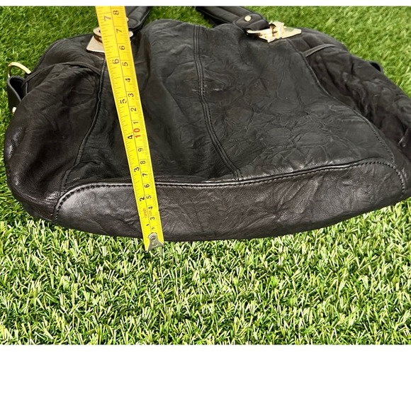 Junior Drake Black Leather Purse with Gold Tone Hardware - Picture 5 of 14